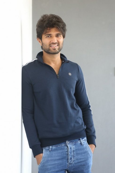 Vijay-Deverakonda-Interview-Pics-03