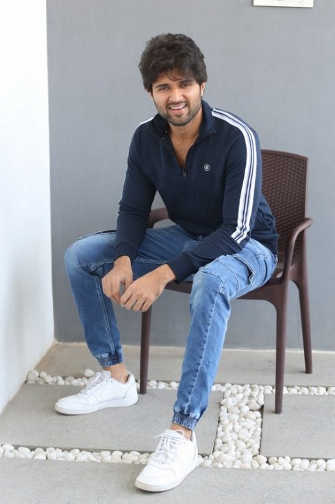 Vijay-Deverakonda-Interview-Pics-07