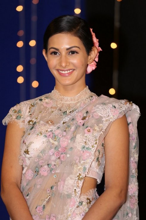 Amyra-Dastur-New-Photos-04