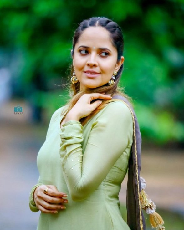 Anasuya-New-Photoshoot-06