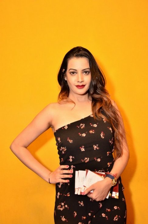 Diksha-Panth-latest-Photos-09