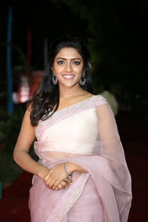 Eesha-Rebba-new-Photos-03