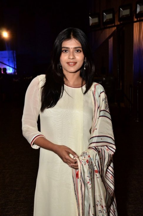 Hebah-Patel-New-Pics-06