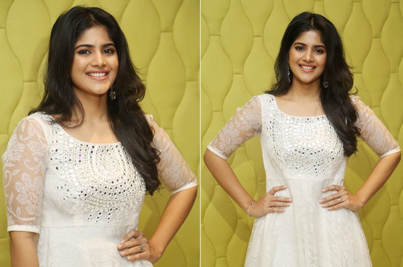 Megha-Akash-New-Stills-10