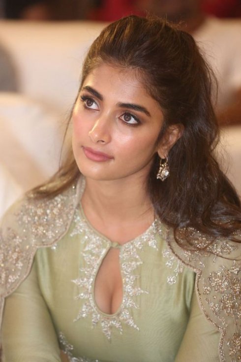 Pooja-Hegde-latest-Pics-08