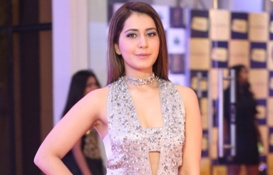 Raashi Khanna at Gaana Mirchi Music Awards 2018 Photos