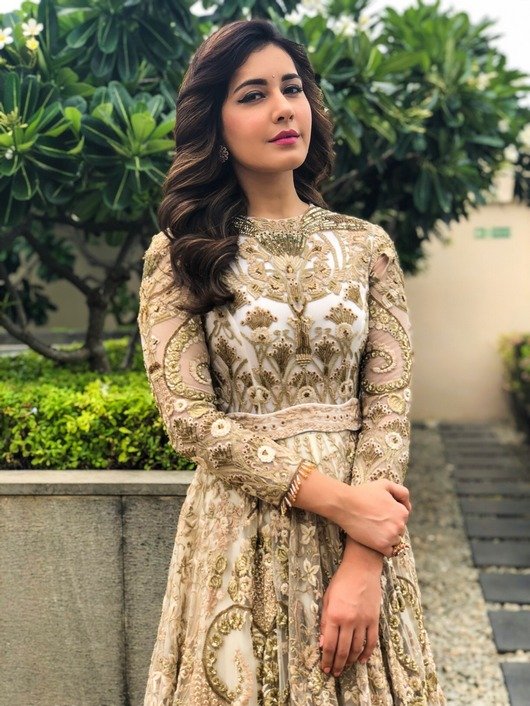 Rashi-Khanna-Latest-Pics-07