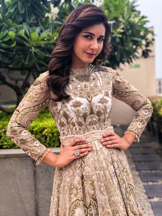 Rashi-Khanna-Latest-Pics-08