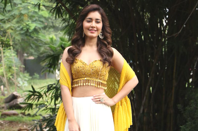 Rashi-Khanna-New-Pics-01