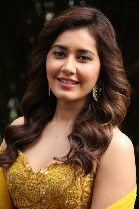 Rashi-Khanna-New-Pics-04