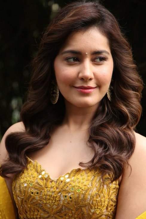 Rashi-Khanna-New-Pics-05