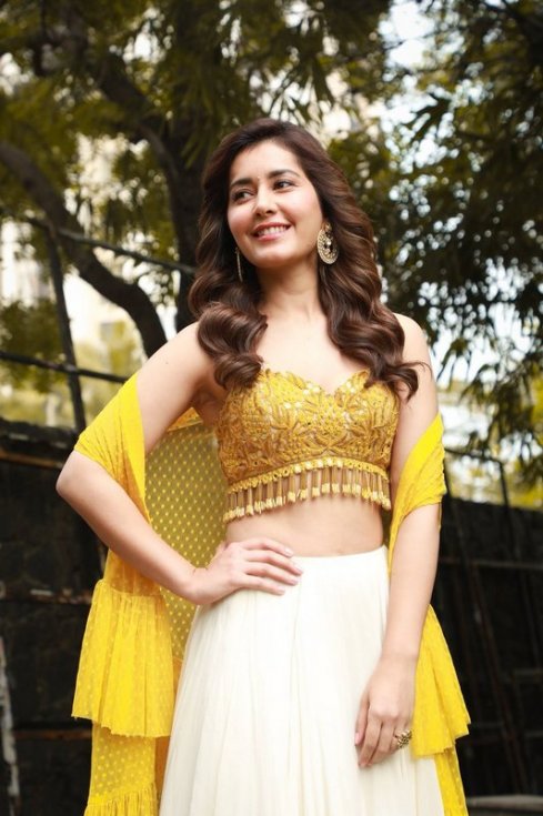 Rashi-Khanna-New-Pics-08