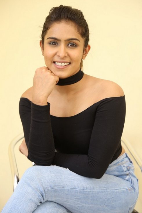 Samyuktha-Hegde-New-Photos-09