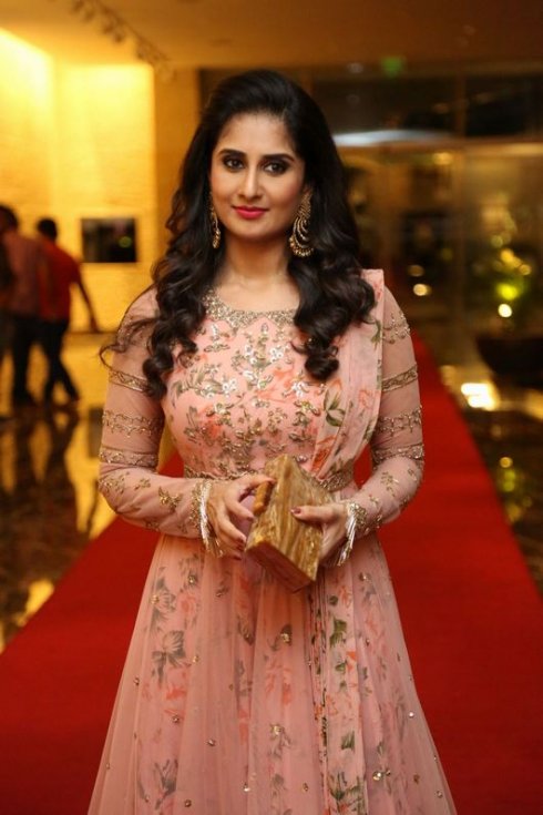 Shamili-new-Photos-07