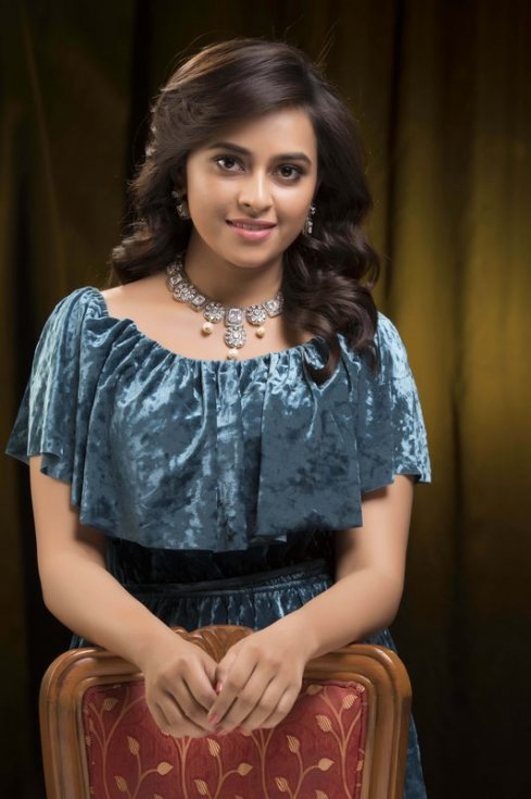 Sri-Divya-Latest-Photoshoot-02