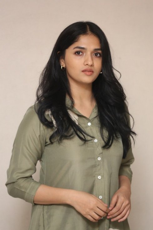 Sunaina-Stills-05