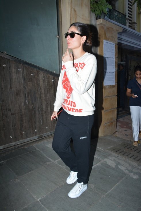 Kareena-Kapoor-Khan-Spotted-in-Bandra-03