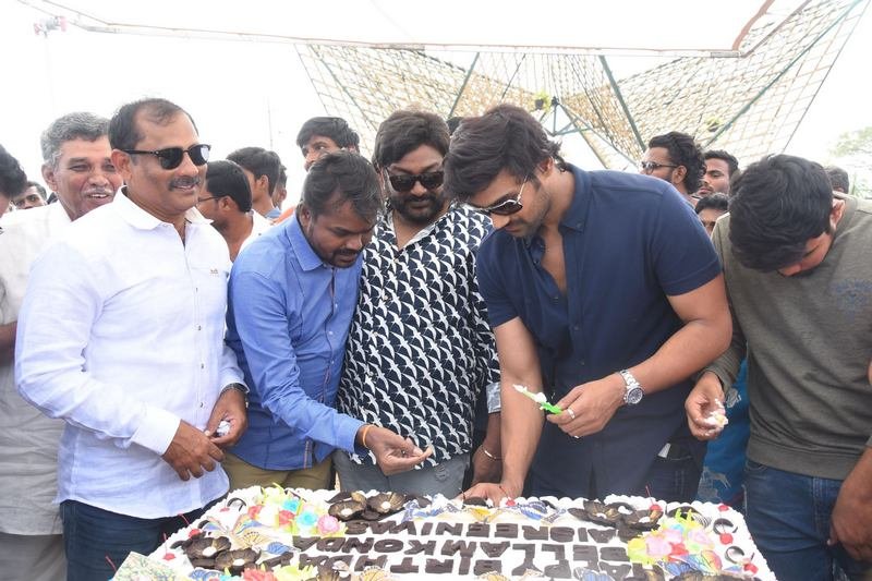 Bellamkonda-Sai-Srinivas-Birthday-Celebrations-07