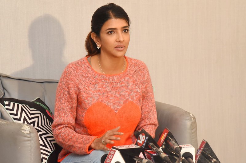 Lakshmi-Manchu-Press-Meet-10