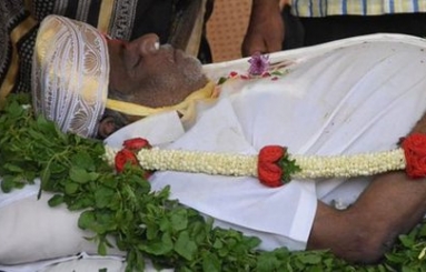 Celebs-Condolences-to-Ambarish-07