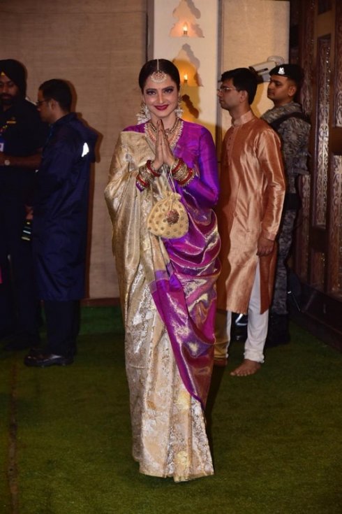 Celebs-at-Ambani-Residence-For-Ganesh-Chaturthi-Celebrations-05