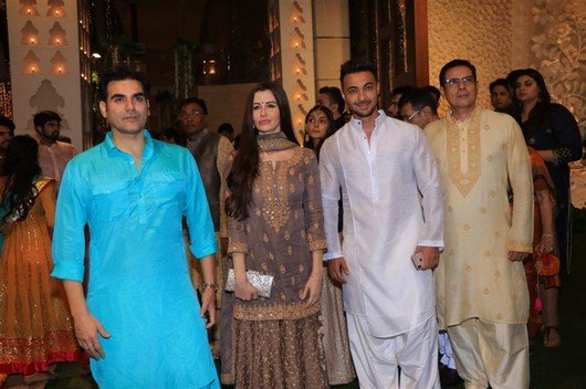 Celebs-at-Ambani-Residence-For-Ganesh-Chaturthi-Celebrations-12