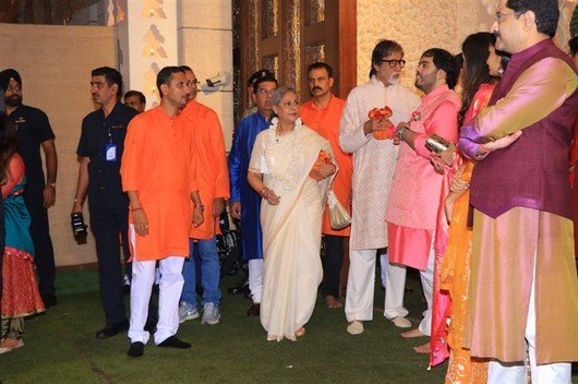 Celebs-at-Ambani-Residence-For-Ganesh-Chaturthi-Celebrations-14