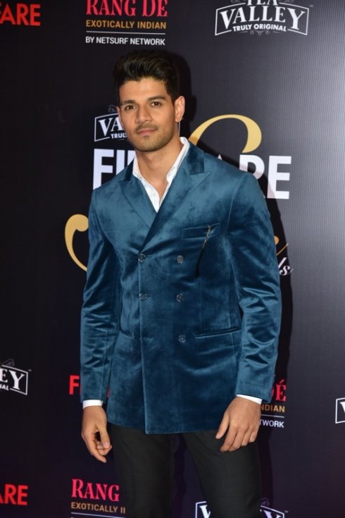 Celebs-at-Filmfare-Glamour-and-Style-Awards-13