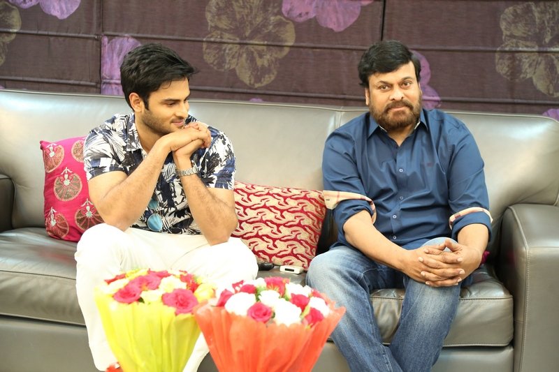 Chiranjeevi-Congratulates-Sammohanam-Team-04