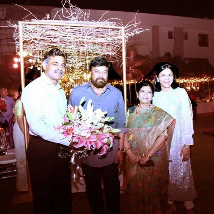 Chiranjeevi-at-Ram-Charans-in-Laws-Party-05