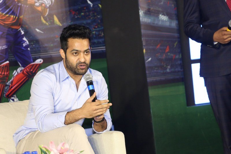 Jr-NTR-At-IPL-Press-Conference-Photos-04