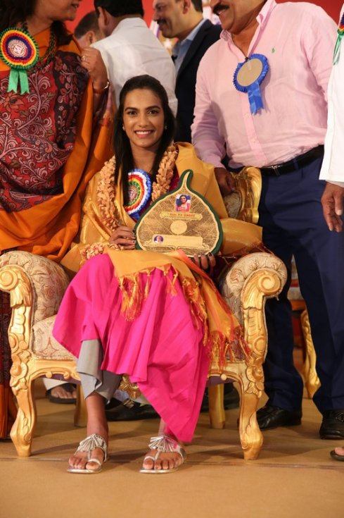 PV-Sindhu-Felicitated-by-Dr-Ramineni-Foundation-Pics-02