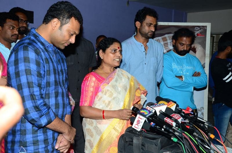 YS-Vijayamma-Press-Meet-About-Yatra-Movie-06