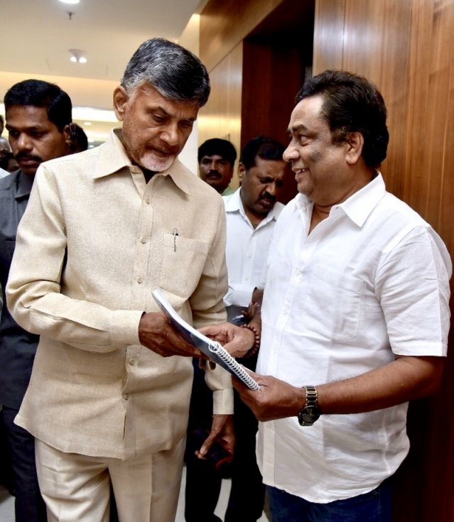 CM-Chandra-Babu-Naidu-Appreciates-Manam-Saitam-05