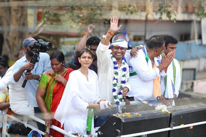 PVP-Files-Nomination-in-Vijayawada-03