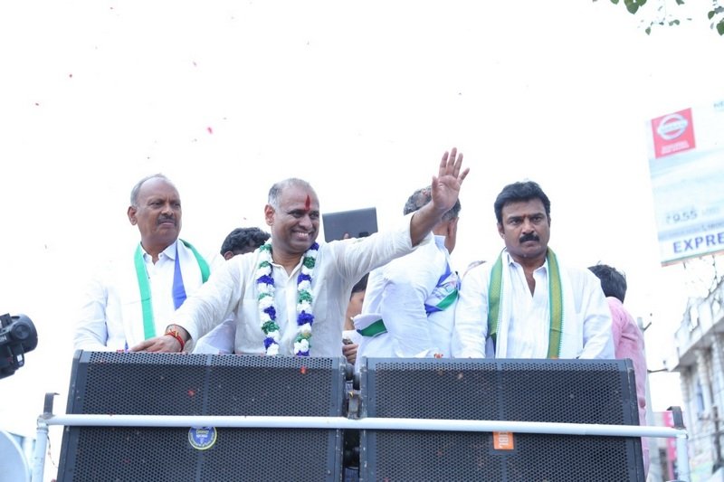 PVP-Files-Nomination-in-Vijayawada-06