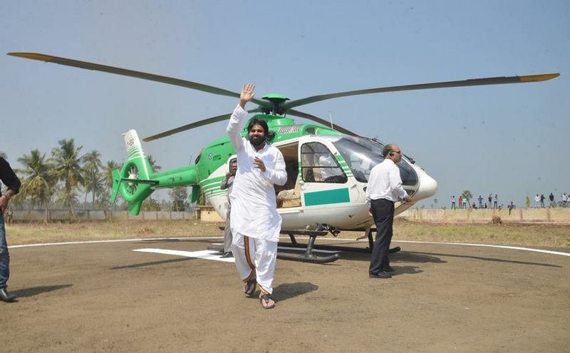 Pawan-Kalyan-Visit-to-Penugonda-Temple-03