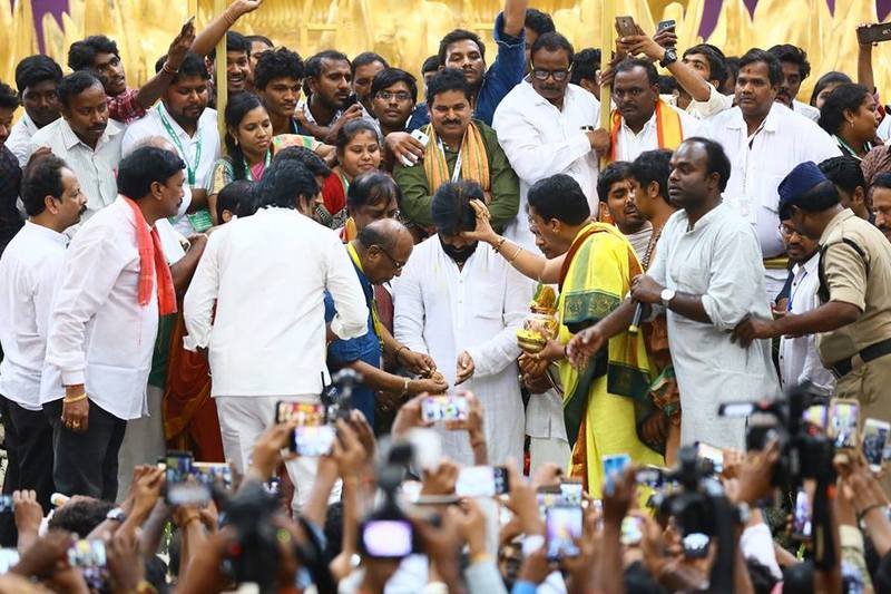 Pawan-Kalyan-Visit-to-Penugonda-Temple-12