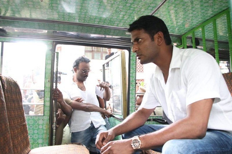 Vishal-arrested-in-Tamil-Producer-Council-Dispute-02