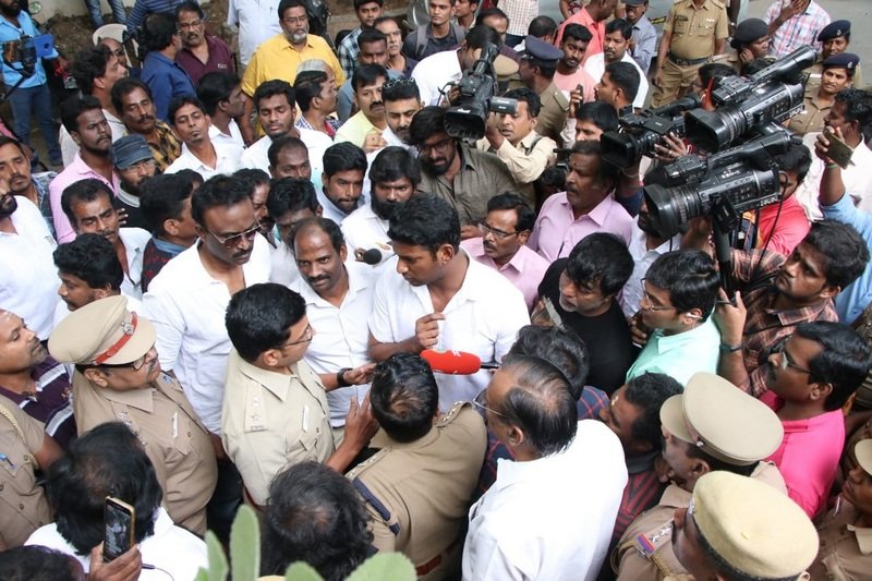 Vishal-arrested-in-Tamil-Producer-Council-Dispute-09