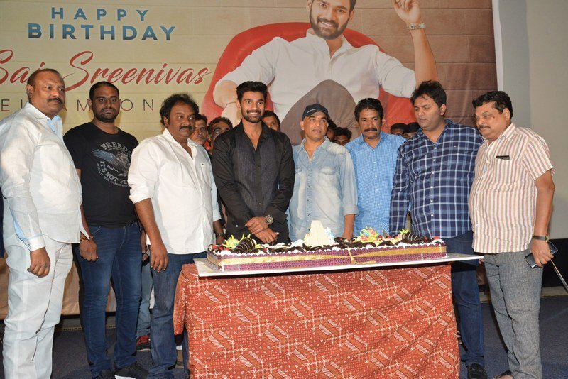 Bellamkonda-Srinivas-Birthday-Celebrations-2019-02