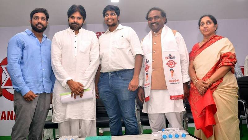 Ravela-Kishore-Babu-Joins-Janasena-05