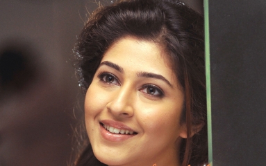 Sonarika-Bhadoria-Wallpapers-03