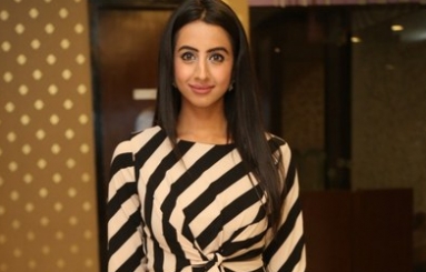 Sanjjanaa-Galrani-Latest-Pics-09