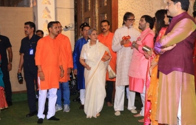 Celebs-at-Ambani-Residence-For-Ganesh-Chaturthi-Celebrations-14