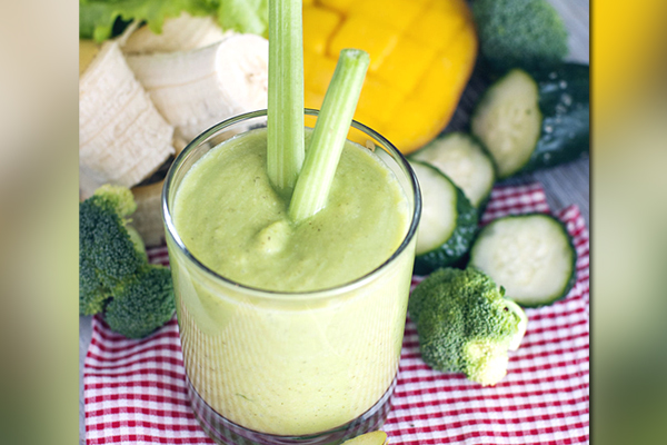 Celery Cucumber and Apple Smoothie