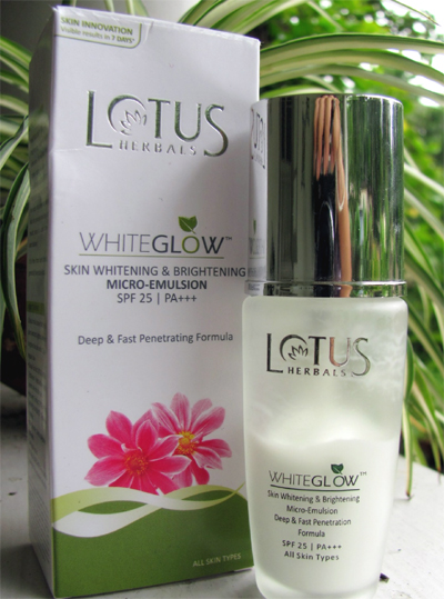 Lotus Herbals Skin Whitening and Brightening White glow Micro Emulsion SPF 25