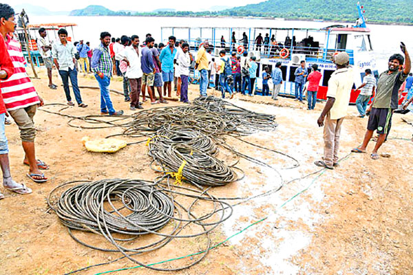 Godavari Boat Tragedy Rescue Operations