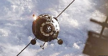 Cosmonauts forced to stay UP