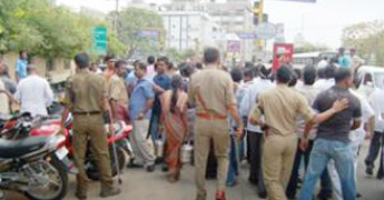 Chiru men  cong workers clash in Tirupati